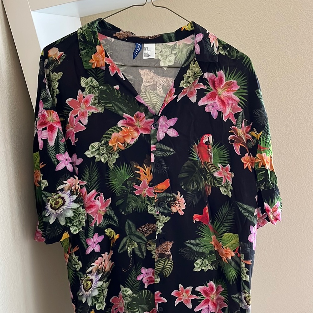 H&M divided button down
